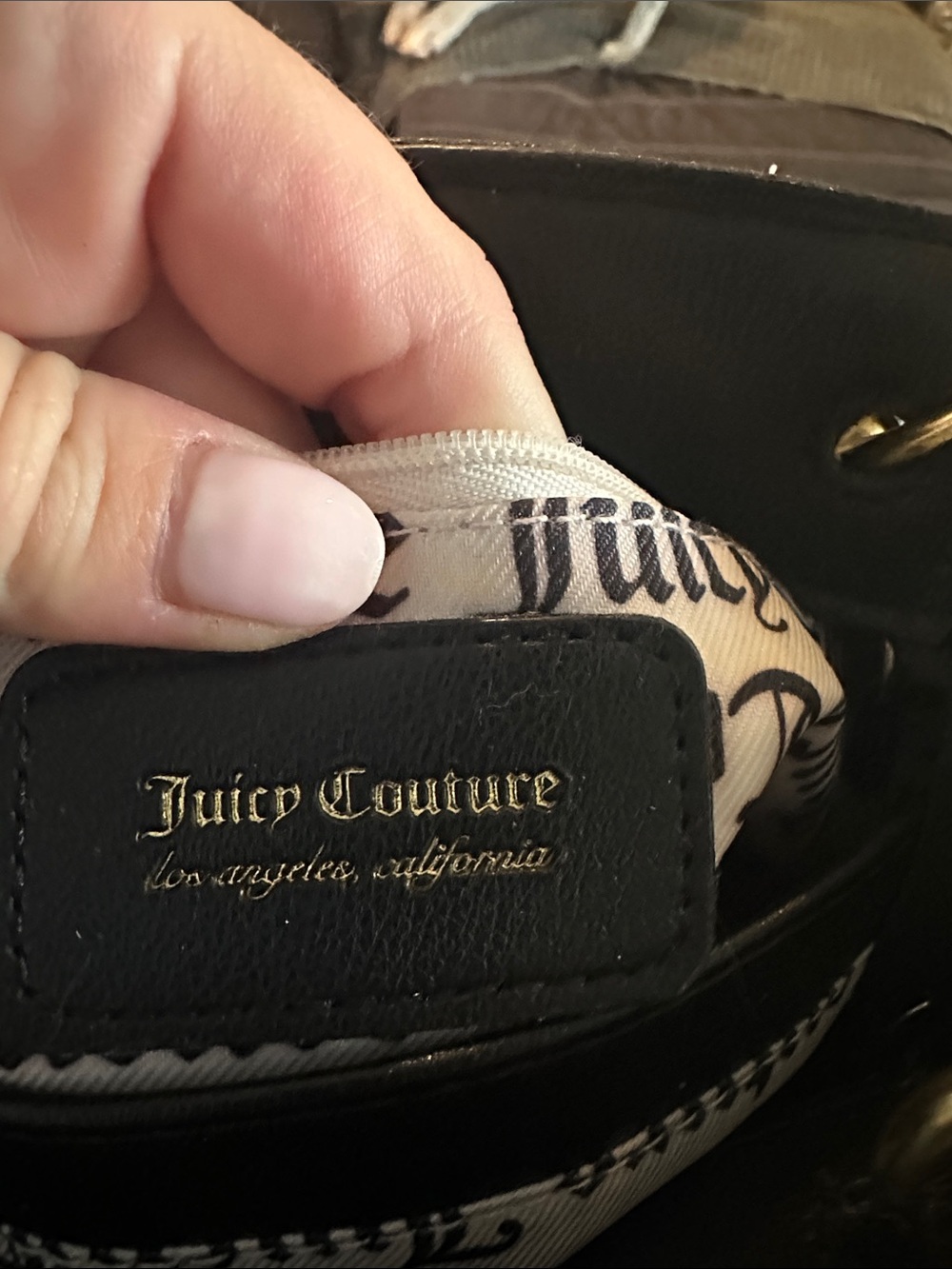 Vintage - Juicy Couture Black Pebbled Crossbody Satchel with Gold Logo - Picture 7 of 7